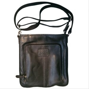 Fossil Cross Town Black Leather Slim Crossbody Messenger Bag Errands Practical